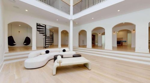 3206 Arden Rd, Atlanta GA  30327-1262 exterior