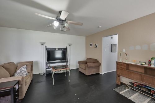 10600 Wild Oak Dr, Fort Worth TX  76140-5437 exterior