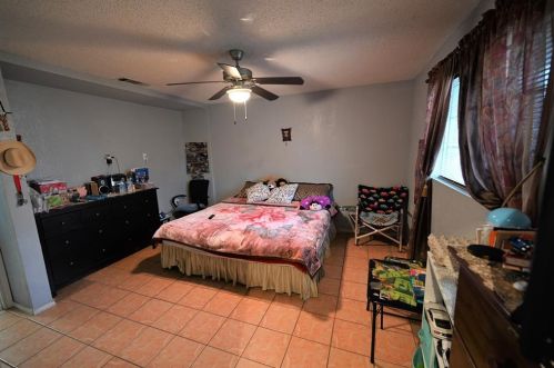 9538 Glengreen Dr, Dallas TX  75217-2552 exterior