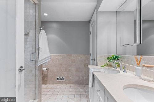 1726 Lombard St, Philadelphia PA  19147-1531 exterior