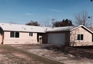 225 Cortland Ave, Fresno, CA 93704-4540