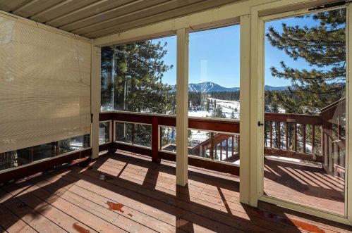 10140 Olympic Blvd, Truckee CA  96161-1701 exterior