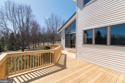 80 Quinn Lea Rd, Harpers Ferry WV 25425-5372 exterior