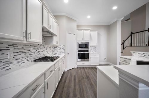 5600 Meadows Way, Fort Worth TX  76180-6315 exterior