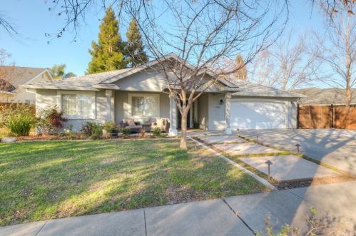 2384 Sausalito St, Chico, CA 95928-9415