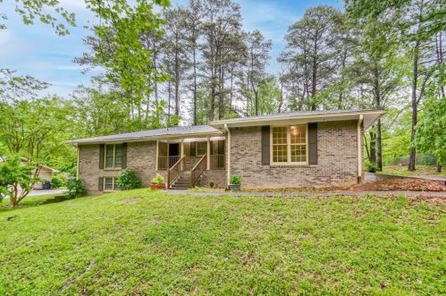 3651 Rainbow Cir, Lithonia, GA 30039-2842
