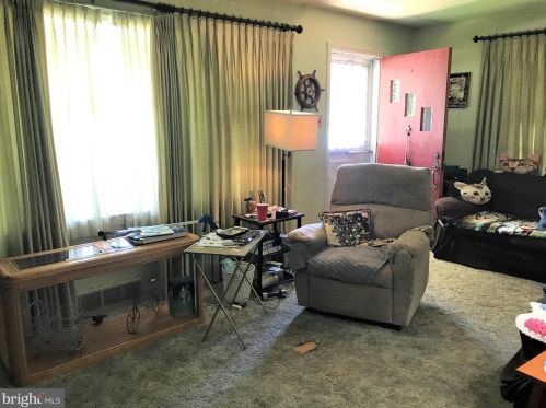 330 Maywood Rd, York, PA 17402-4015