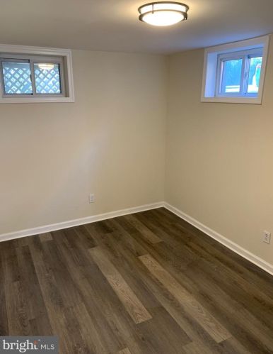 9407 Colesville Rd, Silver Spring MD 20901-4819 exterior