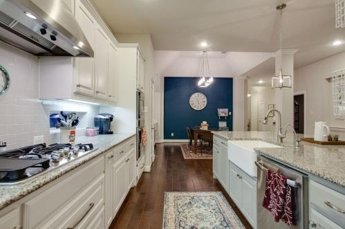 209 Sunrise Dr, Argyle TX 76226-1298 exterior