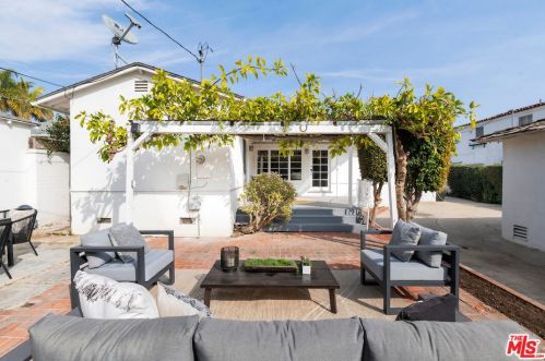 728 26th St, Santa Monica CA  90402-3150 exterior