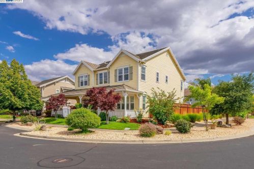 2743 San Minete Dr, Livermore, CA 94550-6855