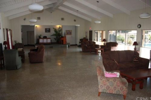 330 Magpie Ln, Santa Ana CA  92708-5822 exterior