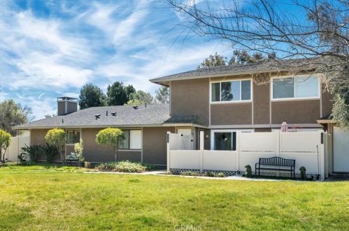 28888 Conejo View Dr, Calabasas, CA 91301-3381