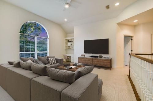 3001 Chatelaine Dr, Austin TX  78746-6895 exterior