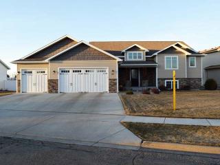 462 Napa Loop, Bismarck, ND 58504-7421