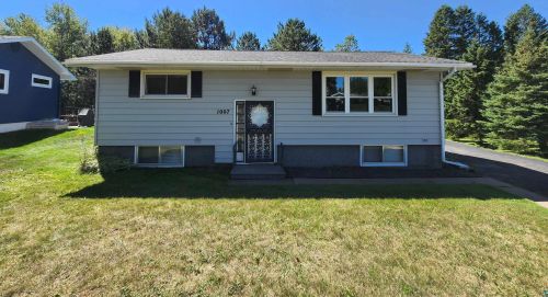 1007 Acacia Ave, Duluth, MN 55810-2632