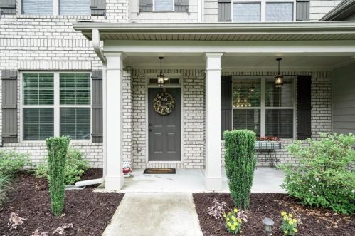 703 Paint Horse Dr, Holly Springs, GA 30115-6818
