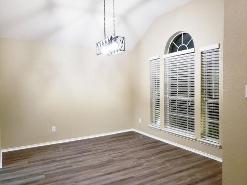 4427 Emerald Leaf Dr, Midlothian TX  76063-5545 exterior