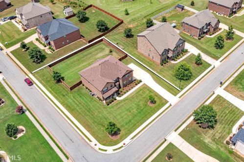 180 Snow Bird Dr, Hampton, GA 30228-3528