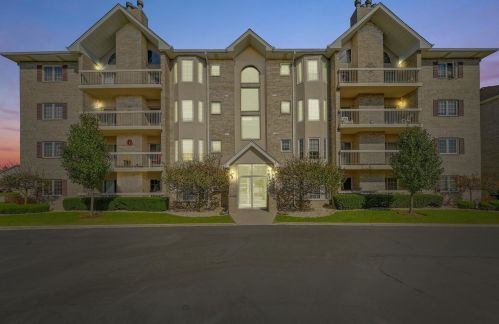 7767 Bristol Park Dr, Tinley Park, IL 60477-8599