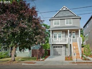 6562 Grand Ave, Portland OR  97211-3056 exterior