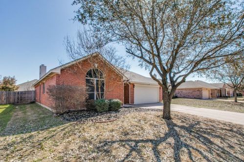 932 Virginia Ln, Fort Worth, TX 76179-0976