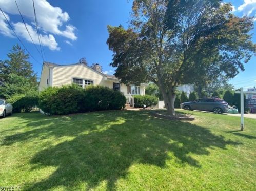 36 Ovington Ave, Edison, NJ 08817-3540