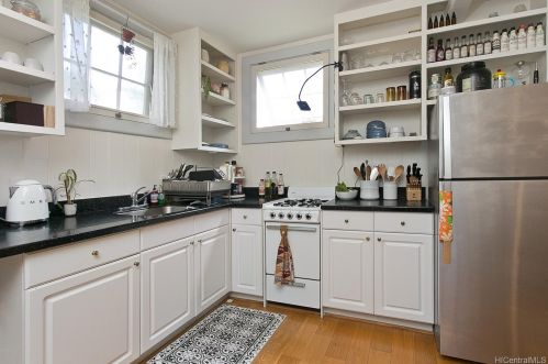 3236 Huelani Dr, Honolulu HI  96822-1233 exterior