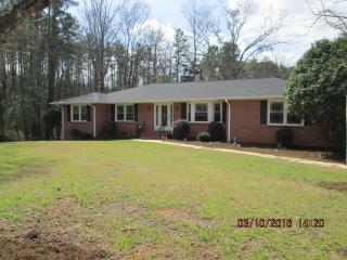 915 Holly Knoll Dr, Anderson, SC 29626-6910