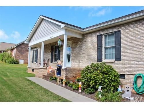 1434 Gristmill Dr, Conover, NC 28613-8591