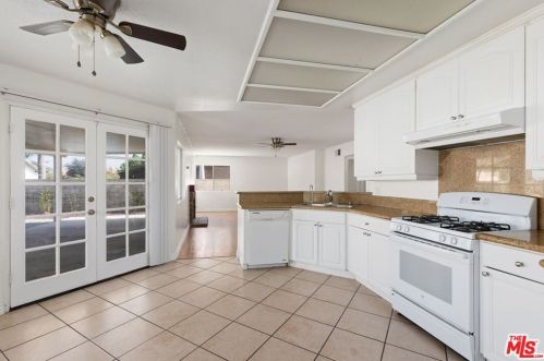 9193 Middlefield Dr, Riverside CA  92508-6258 exterior
