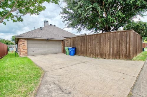 4020 Virginia Pne Dr, Carrollton TX 75007-1050 exterior