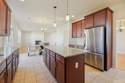 2 Crocus Ct, Piscataway NJ  08854-2754 exterior