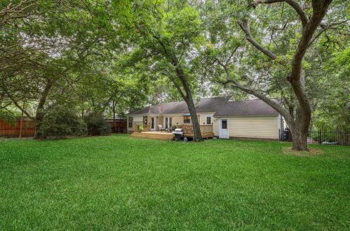 1440 El Campo Dr, Dallas TX  75218-3520 exterior