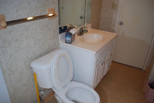 5300 Hamilton Ave, Cincinnati OH  45224-3196 exterior