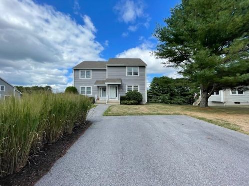4 Coastal Ct, Westerly, RI 02891-4050