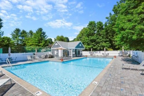 302 Fairmount Dr, Upper Stepney CT  06468-4862 exterior