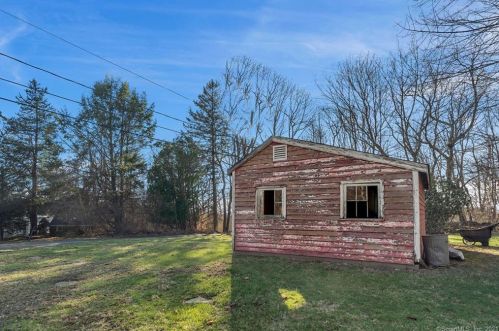 1 Homer Clark Rd, Sandy Hook CT  06482-1521 exterior