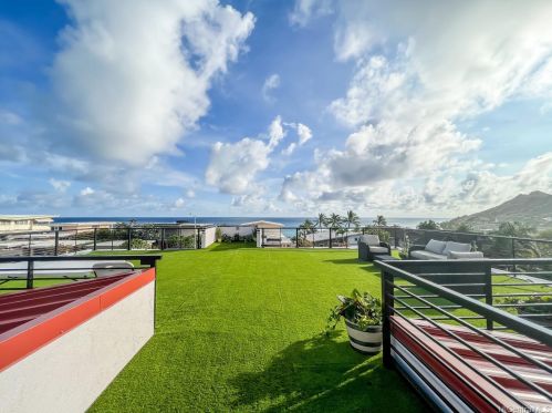 4126 Papu Cir, Honolulu HI  96816-4837 exterior