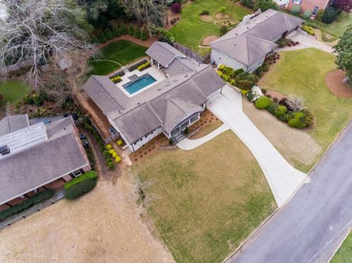 2553 Echo Dr, Atlanta, GA 30345-3528