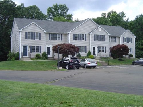 61 White Tail Ln, Wallingford, CT 06492-5351