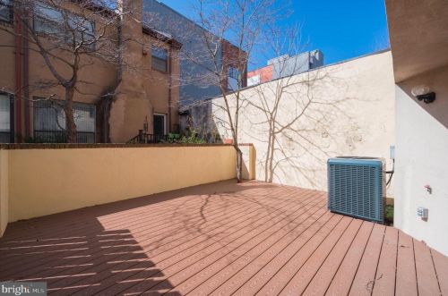 214 22nd St, Philadelphia PA 19132-1505 exterior