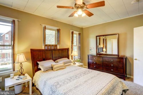 521 Walnut St, Lancaster PA  17603-3305 exterior