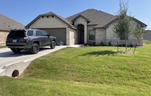 3325 Windcrest Dr, Granbury TX  76049 exterior