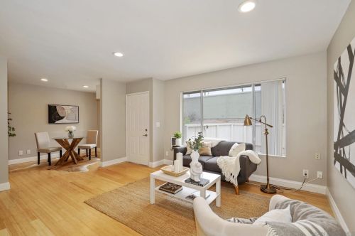 3700 Highland Dr, Carlsbad, CA 92008-2530