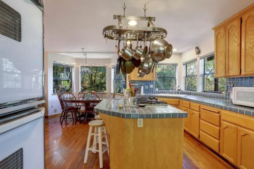 21941 Emery Ln, Cape Horn, CA 95713-9513