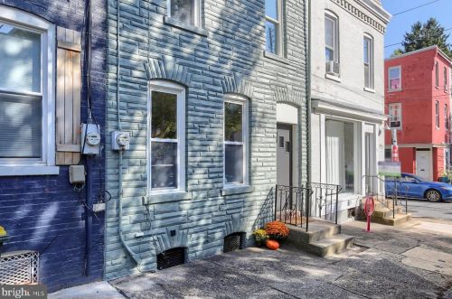 429 Pine St, Lancaster PA  17603-3355 exterior
