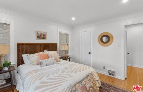 1125 Cedar St, Glendale CA  91207-1728 exterior