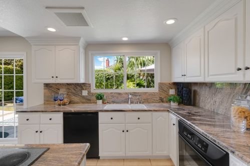 2929 Hempstead Rd, Anaheim CA  92806-4008 exterior