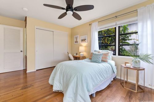 4933 Waa St, Honolulu HI  96821-1445 exterior